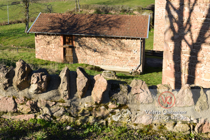 france-saone-et-loire-71-gibles-muret-en-pierres