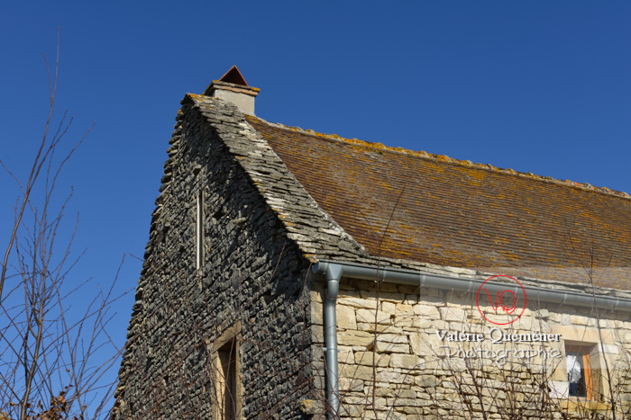 france-saone-et-loire-71-chapaize-toiture-lauze-tuile
